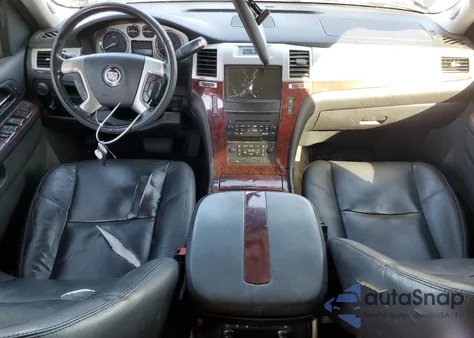 2011 Cadillac Escalade Esv z USA, uszkodzony, nr VIN 1GYS3GEF3BR269222